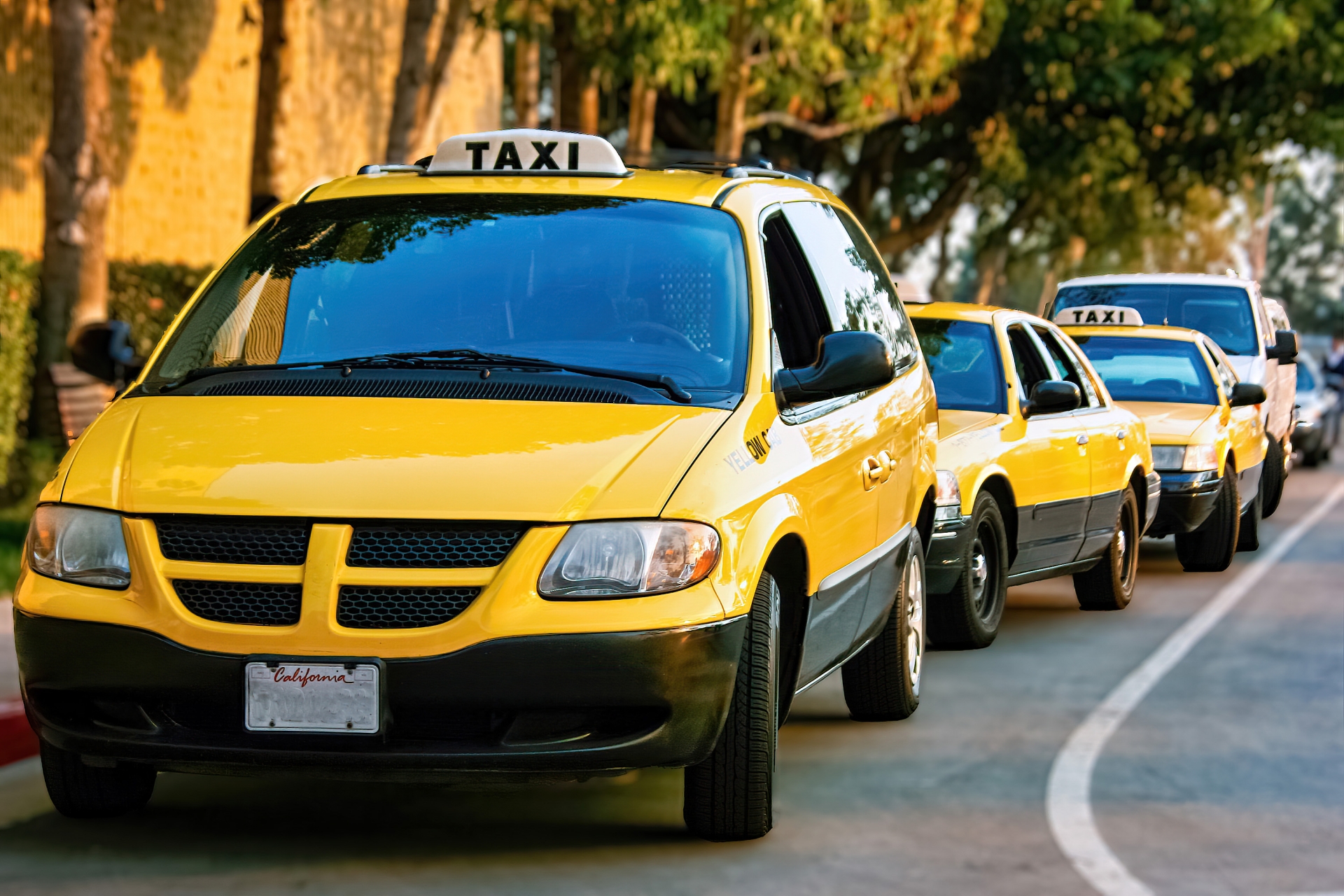 黄色のタクシー